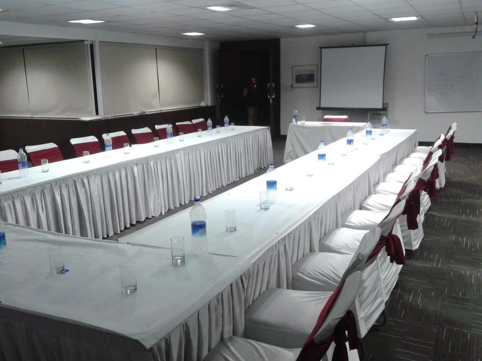 Hotel La Suite New Delhi Luaran gambar